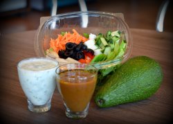 Salata pui cu avocado image