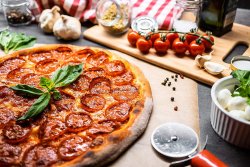 1 + 1 | Pizza Salame picante image