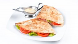 Piadină Salame picante image
