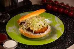 Sandwich cu șnițel image