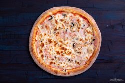 Prosciutto e funghi image