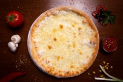 Pizza Quattro Formaggi image