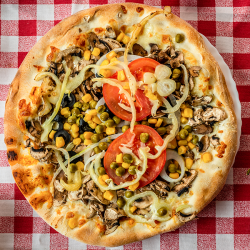 11. Pizza Vegetariană medie image