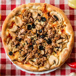 23. Pizza Tonno e`Aglio medie image