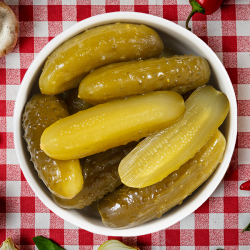 8. Salată de castraveți murați image