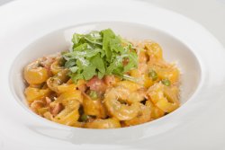 Tortellini cu prosciutto cotto image