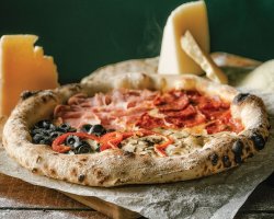 Pizza quattro stagioni image
