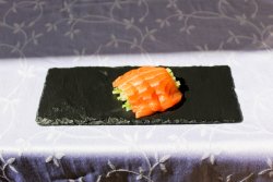 Salmon sashimi image