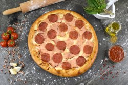 Pizza Prosciutto Salami mare image