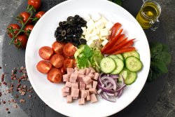 Salata Greceasca image