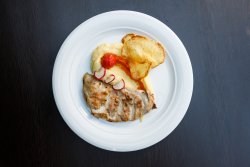 Mini piept de pui la grătar cu piure de cartofi image