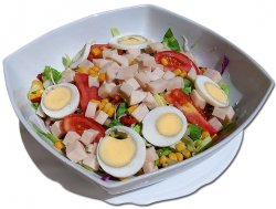 Salată cu șuncă de pui XXL image