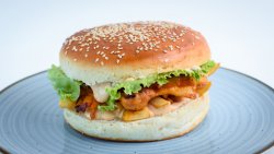 Sandwich cu piept de pui image