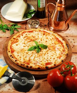 Pizza Margherita 30 cm. image