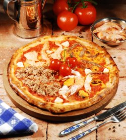 Pizza Pescatore 30 cm. image