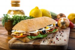 Tuna sandwich image