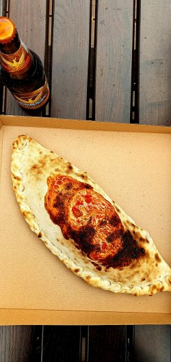 Calzzone image