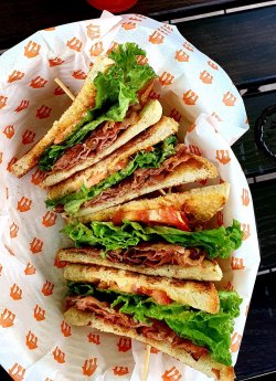 Sandwich BLT image