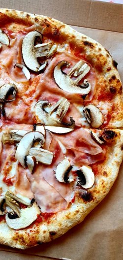 Prosciutto Funghi image