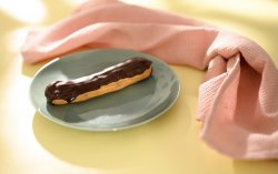 Eclair clasic cu ciocolata image