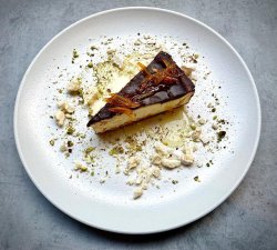 Cheesecake cu confit de portocale, lavandă, ghimbir image