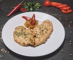 Piept de pui Indian cu chutney din dovlecei și ardei image