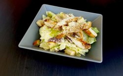 Salată Caesar cu pui image