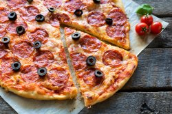 Pizza Salame piccante image