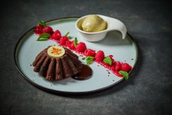 Inimă de ciocolată/ Lava cake cu înghețată image