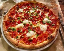 Pizza Piccantino image