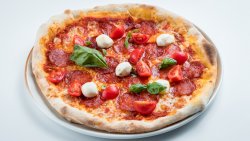 Pizza Spaniola image