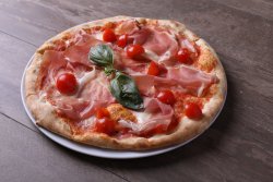 Pizza Bufala con Prosciutto di Parma image