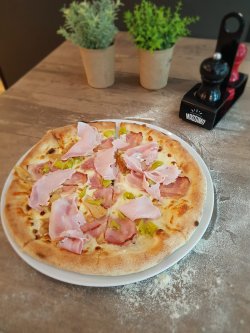  Pizza Porchetta image