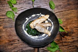 Pollo gorgonzola e spinaci image