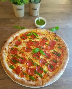  Pizza Diavola con genovese image