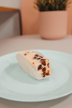 Ciocolată de casă albă cu merișoare image
