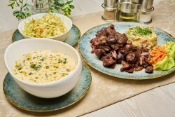 Ciorbă de pui a la grec + ficăței pui trași la tigaie + orez cu legume și bacon + salată varză+chifla  image