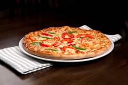 Pizza cu pui medie image
