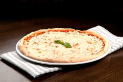 Pizza margherita 1+1 Medie image