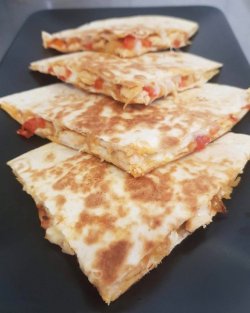 Quesadilla cu pui image