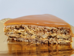 Cheesecake cu dulce de leche și nuci image
