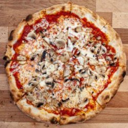 40% reducere: Pizza Funghi + o doza suc gama Pepsi image