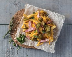 Cartofi cu cheddar, bacon și jalapeno﻿ image