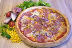 Pizza amatriciana image