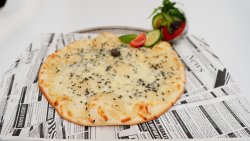 Manakeesh cu brânză si seminte de baraka image