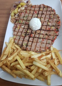 Pljeskavica din carne de curcan + Cheesecake gratis image