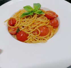 Spaghetti pomodoro image