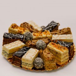 Prăjituri asortate image