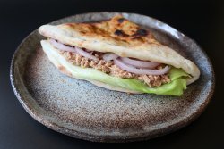 Sandwich cu Ton image
