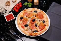 Pizza Capriciosa image